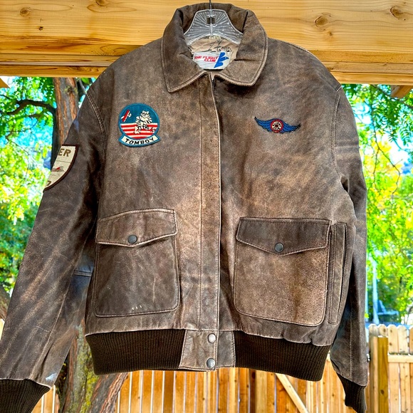Vintage Jackets & Blazers - Vintage Leather Lined Bomber Jacket Patches Double Pockets size Large